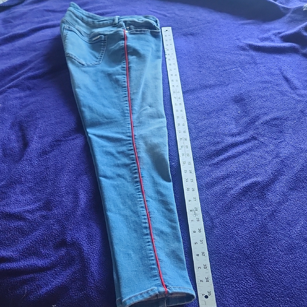 G by Giuliana Blue Skinny Jeans with Red Trim
